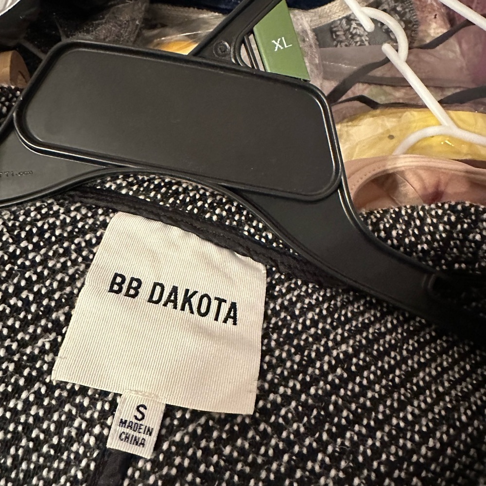 BB Dakota Black and White Knit Cardigan - Picture 2 of 6